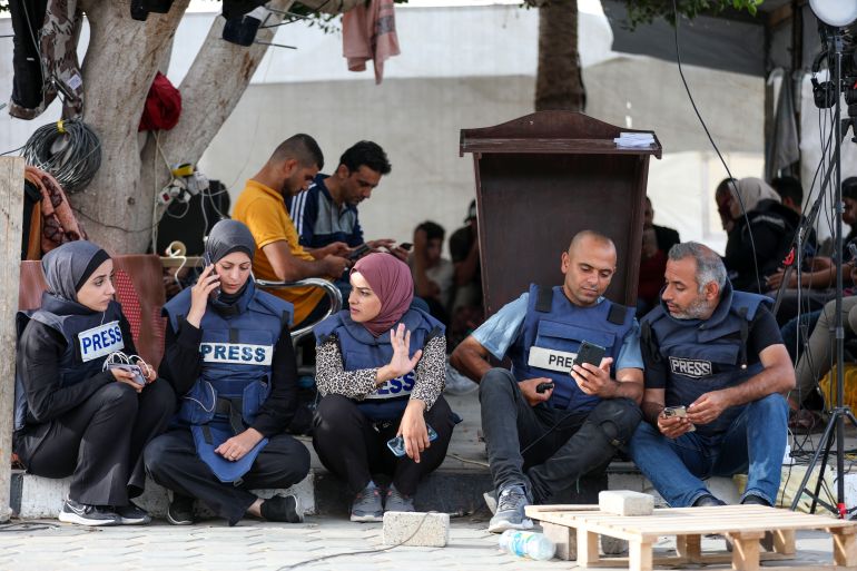 نادي الأسير الفلسطيني  37 صحفياً وصحفية في سجون الاحتلال الاسرائيلي 51% منهم رهن الاعتقال الإداري