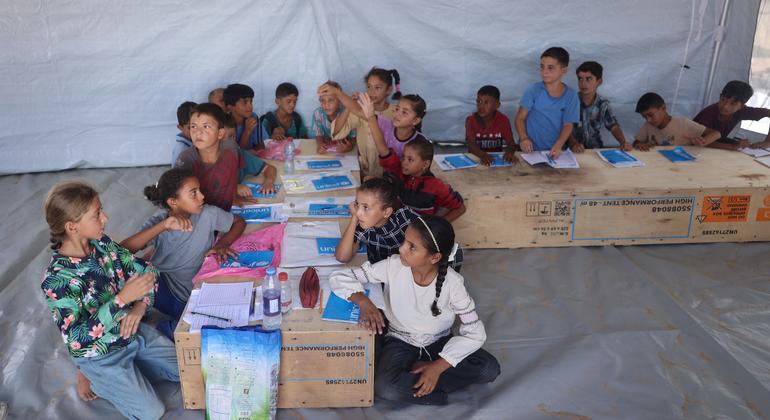 منظمة الأمم المتحدة للطفولة - اليونيسف (UNICEF) :  أكثر من 830 ألف طفل يعودون إلى مدارسهم في الضفة الغربية، بما فيها القدس الشرقية، وسط انعدام الأمن وتحديات الوصول